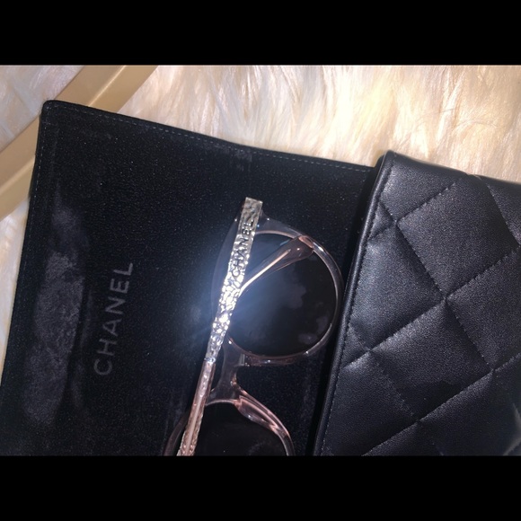 Worn once AUTHENTIC channel frames - Picture 4 of 6